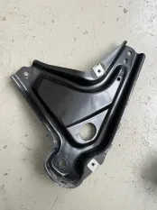 Кронштейн подрамника Mercedes Gle