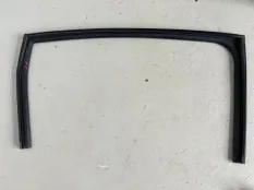 Уплотнитель стекла двери Kia Carnival