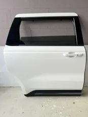 Дверь Kia Carnival