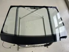 Лобовое стекло Geely Emgrand