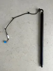 Амортизатор багажника Mercedes Gle