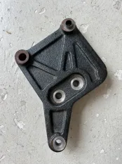 Кронштейн компрессора кондиционера Москвич 6