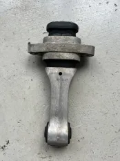 Подушка двигателя нижняя Kia Carnival