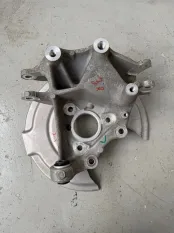 Кулак Geely Atlas