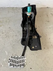 Педаль тормоза Geely Atlas