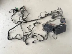 Блок предохранителей под капот Ford Focus