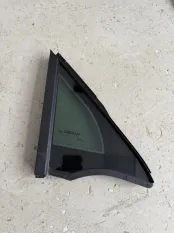 Глухое стекло двери Geely Atlas