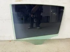 Стекло двери Mercedes GLE coupe