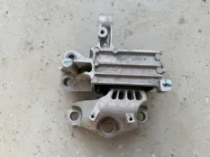 Подушка двигателя Geely Atlas