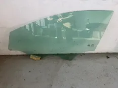 Стекло двери Hyundai Elantra