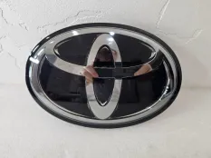 Эмблема решетки радиатора Toyota Prado 150