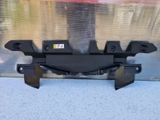 Накладка замка капота передняя Toyota RAV4 CA40