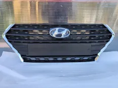 Решетка радиатора передняя Hyundai Solaris 2 HCR