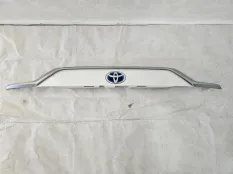 Накладка двери багажника Toyota RAV4 XA50