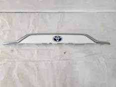 Накладка двери багажника Toyota RAV4 XA50
