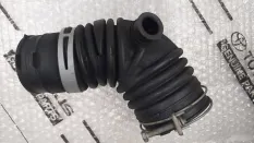 Патрубок воздушного фильтра Toyota RAV4 40 2.2TD