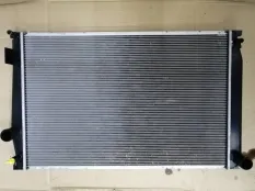 Радиатор охлаждения двигателя передний Toyota