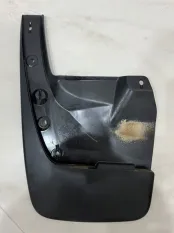 Брызговик передний Toyota Prado 150