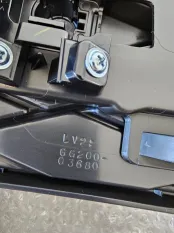 Решетка в бампер передняя правая Lexus LX