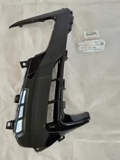 Накладка решетки радиатора передняя правая Lexus