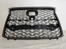 Решетка радиатора передняя Lexus LX