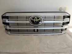 Решетка радиатора передняя Toyota Land Cruiser 300