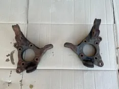 Кулак поворотный Lexus RX4