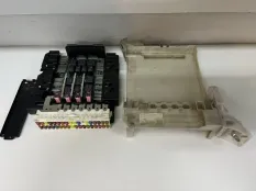 Блок предохранителей Lexus RX4