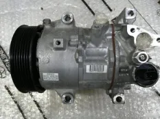 Компрессор кондиционера Toyota RAV4 40