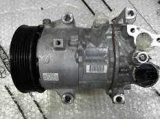Компрессор кондиционера Toyota RAV4 40