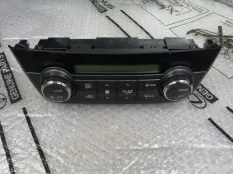 Блок управления климатом Toyota RAV4 40