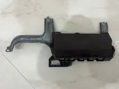 Подушка безопасности в колени Lexus ES6