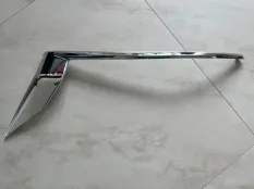 Молдинг фары (хром) левый Toyota Prado 150