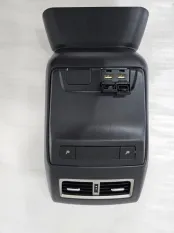Задняя накладка центр. консоли Lexus RX4