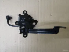 Замок капота Toyota Land Cruiser 300