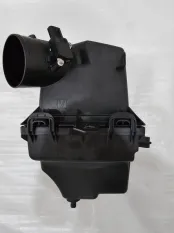 Корпус воздушного фильтра Toyota RAV4 40