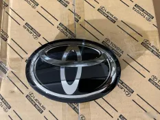 Эмблема решетки радиатора Toyota RAV4 40