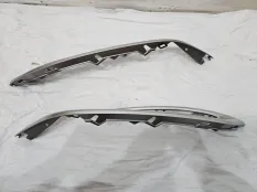 Накладка переднего бампера правая Lexus RX5