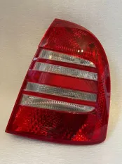 Фонарь правый Skoda Superb