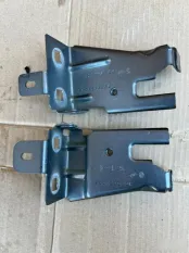 Кронштейны фар передние Renault Arkana