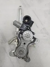 Стеклоподъемник задний правый Toyota Camry V50