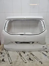 Крышка багажника Renault DUSTER