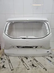 Крышка багажника Renault DUSTER