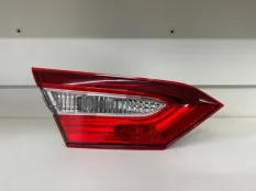 Фонарь внутренний левый Toyota Camry V70
