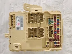 Блок предохранителей салонный Kia K5