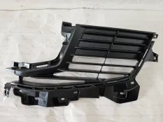 Решетка в бампер передняя левая Toyota LC 300