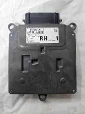 Блок управления фарой Toyota RAV4 XA50