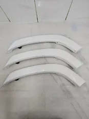 Накладка задней двери Toyota LC 300