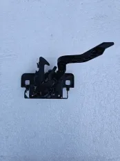 Замок капота Renault Sandero 2 Stepway