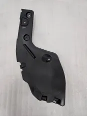 Пыльник заднего бампера правый Toyota LC 300